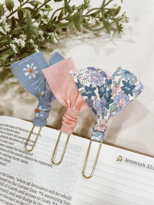 Daisy Blue florals ~ set of 3 page markers